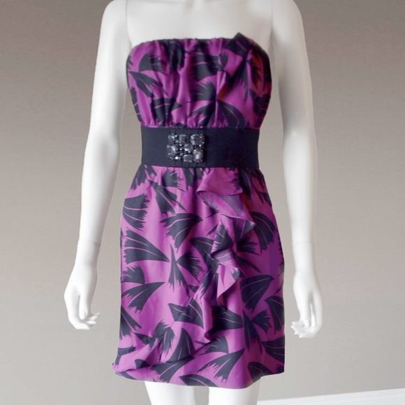 Guess Super Soft Dress with Belt - Picture 2 of 8